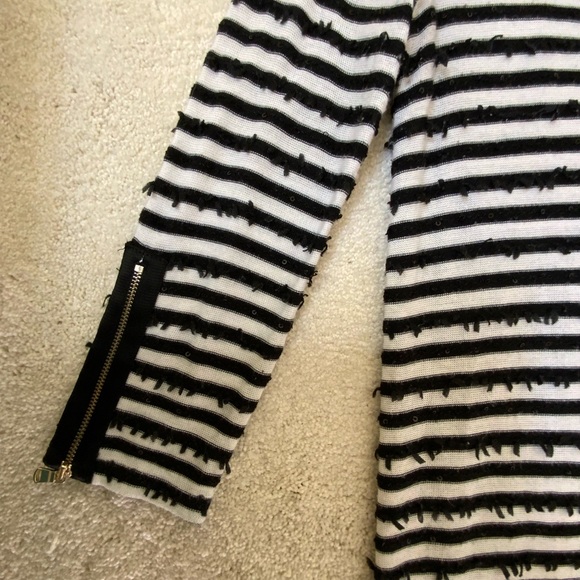 Ann Taylor black/cream top - Picture 2 of 4